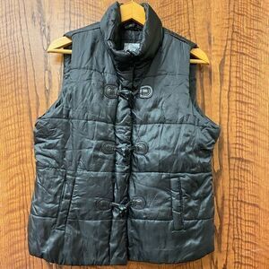INKED & Faded black zipper and‎ toggle puffer vest